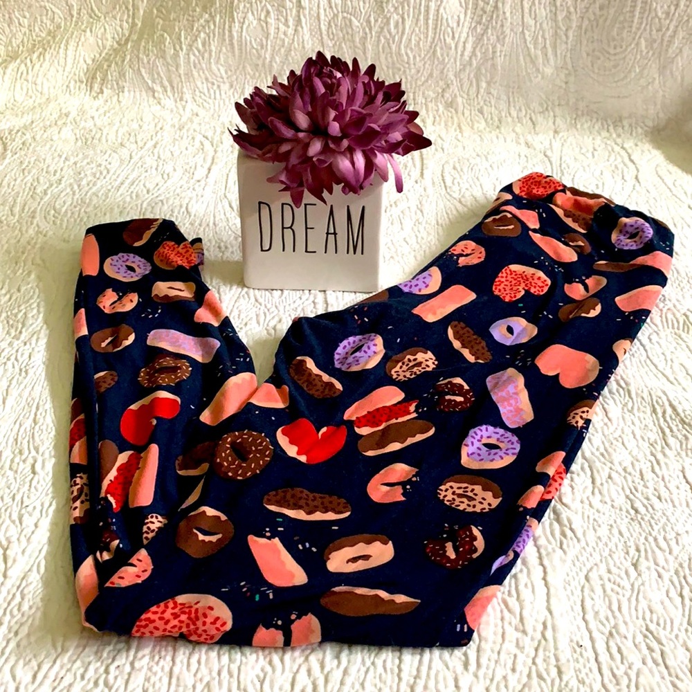 OS LuLuRoe Valentine Donut Leggings